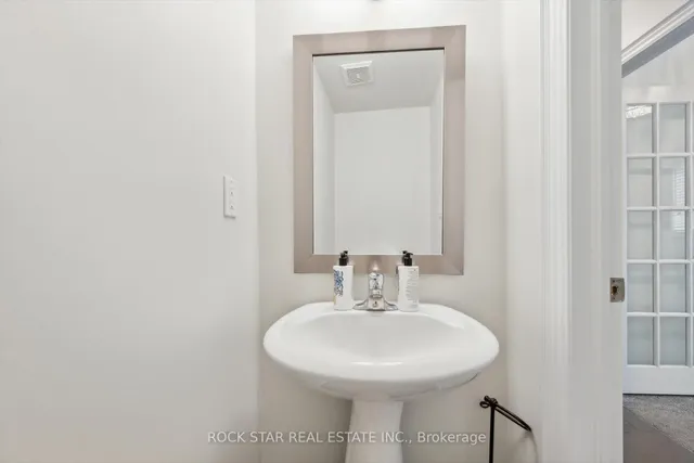 Additional image 34 of 819C Oxford St