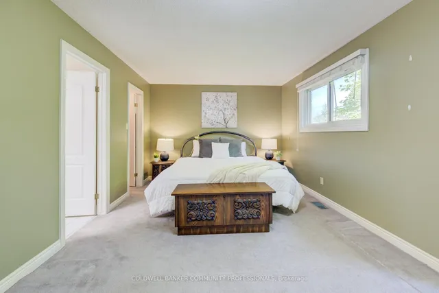Primary image of 466 Dicenzo Dr