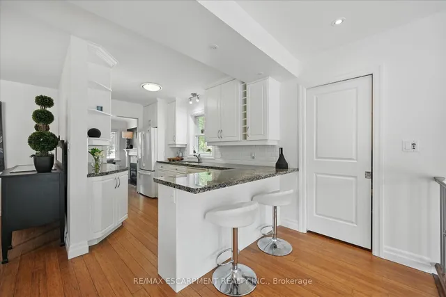 Additional image 19 of 462 Woodland Ave