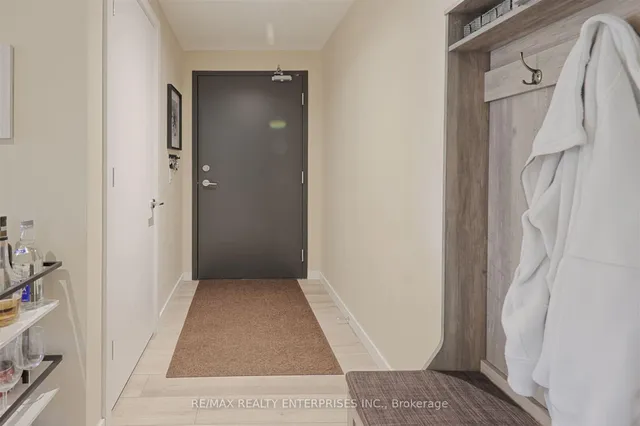 Additional image 5 of 7 Smith Cres Unit 410