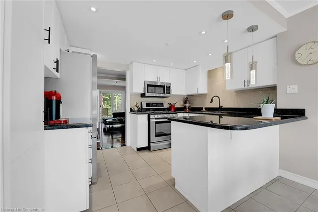 Additional image 6 of 10 Edgewater Dr