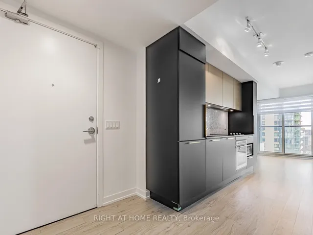 Additional image 10 of 85 Wood St Unit 1615