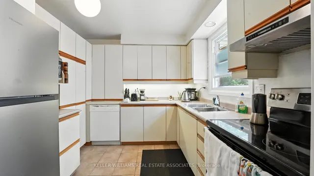 Additional image 12 of 390 Daralea Hts