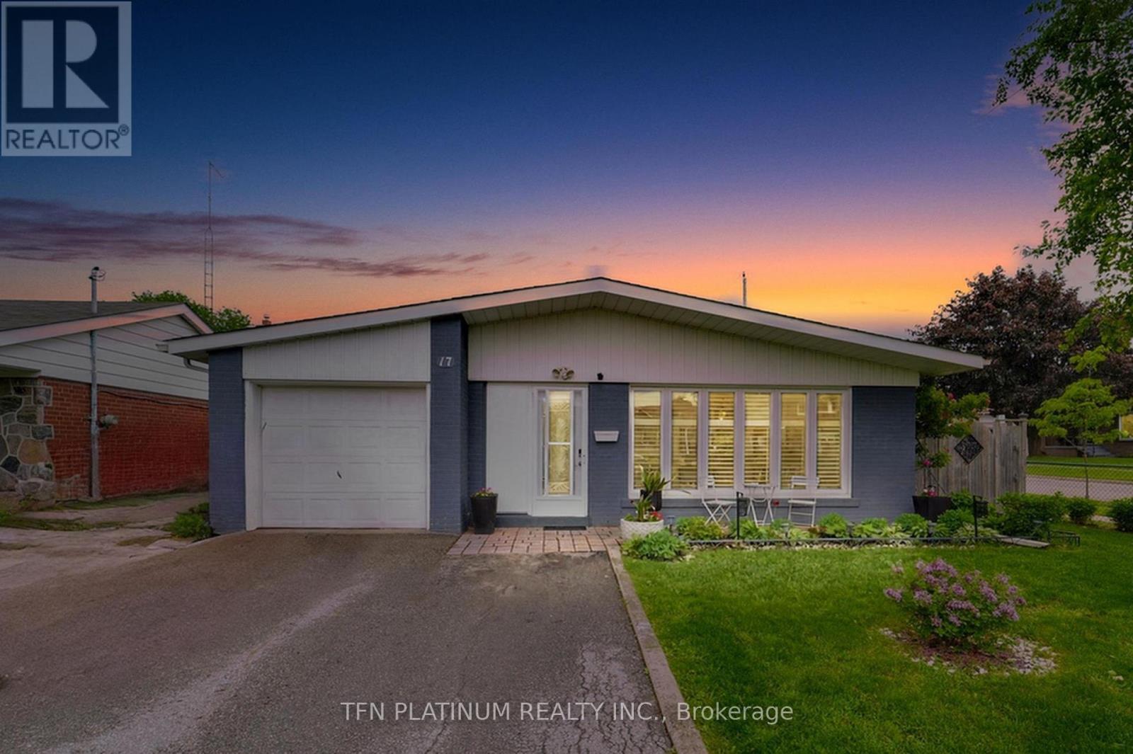 17 FROST STREET|Toronto (Rexdale-Kipling), Ontario M9W1Y7