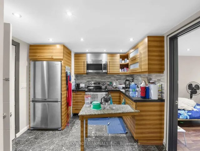 Additional image 12 of 41 Elliott Ave