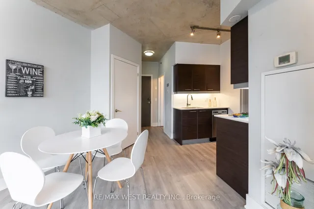 Additional image 17 of 90 Trinity St Unit 303