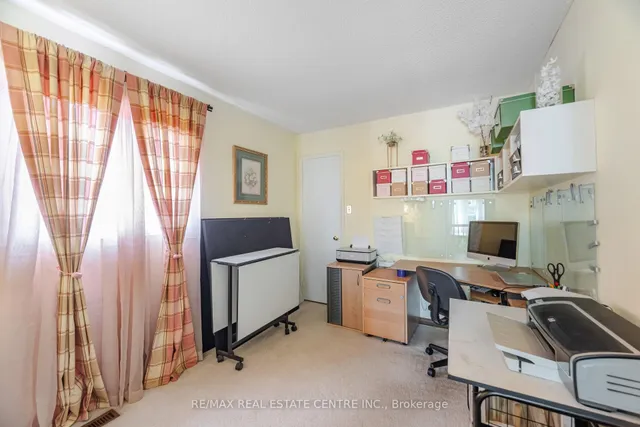 Additional image 37 of 5246 Palomar Cres