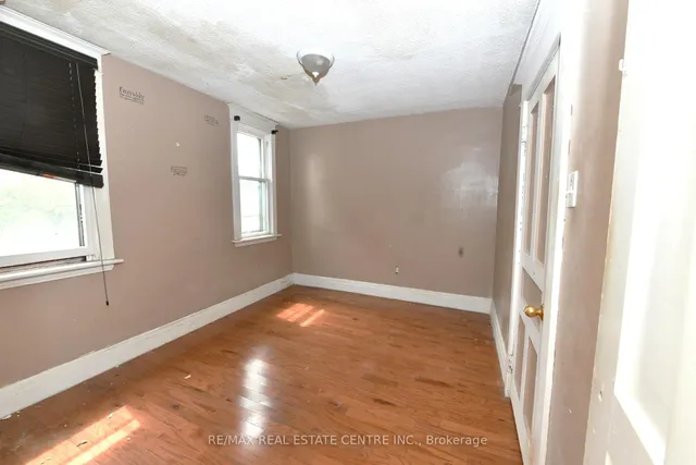 Additional image 17 of 106 Grosvenor Ave