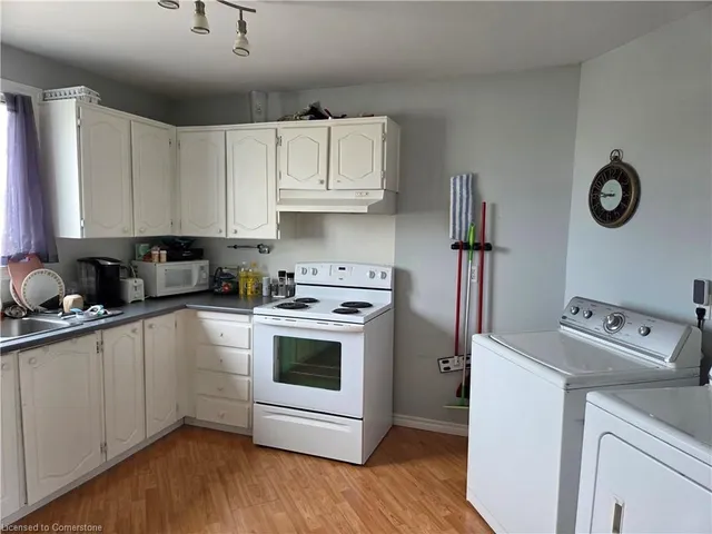 Additional image 9 of 60 Elmsdale Dr Unit 9