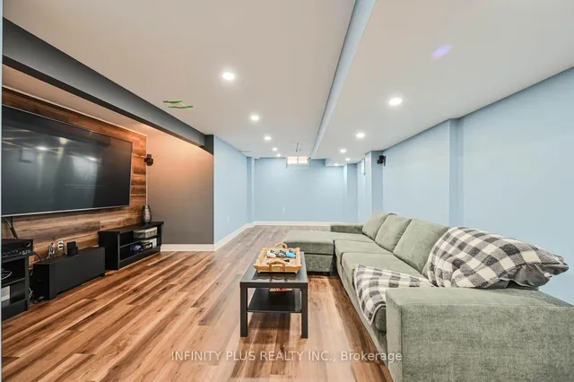 Additional image 31 of 3 Lacoste Blvd