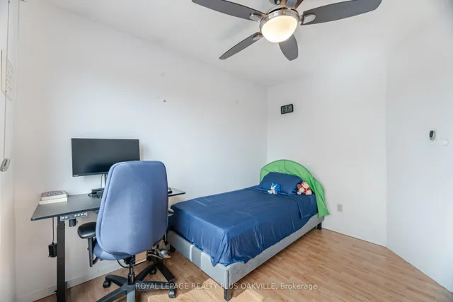 Additional image 30 of 421 Laurentian Ave