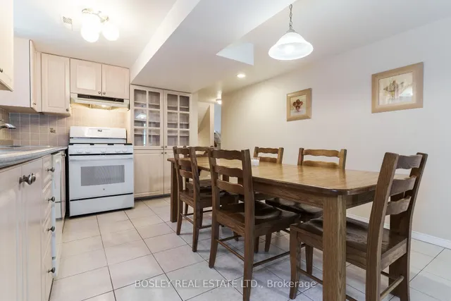 Additional image 3 of 6 Kingsdown Dr