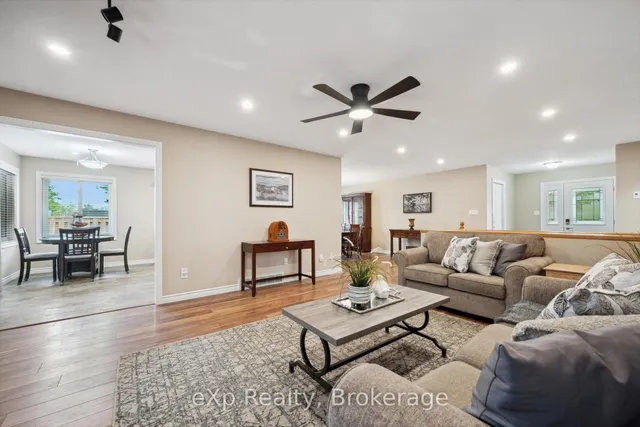 Additional image 8 of 916 Keewatin Pl