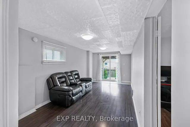 Additional image 35 of 175 Hollyridge Cres