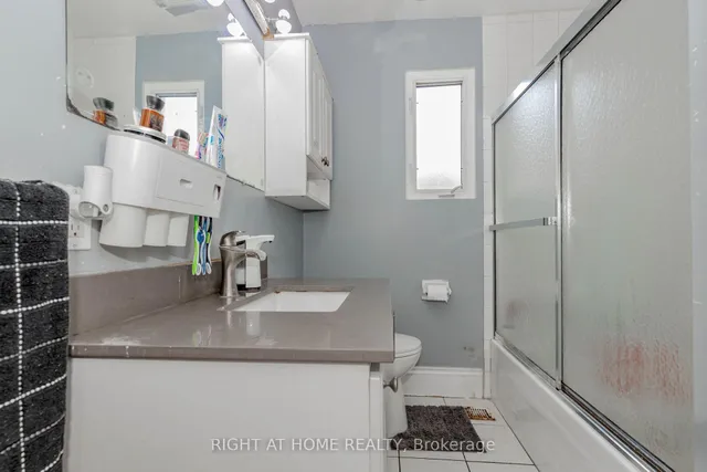 Additional image 23 of 132 Laurel Ave