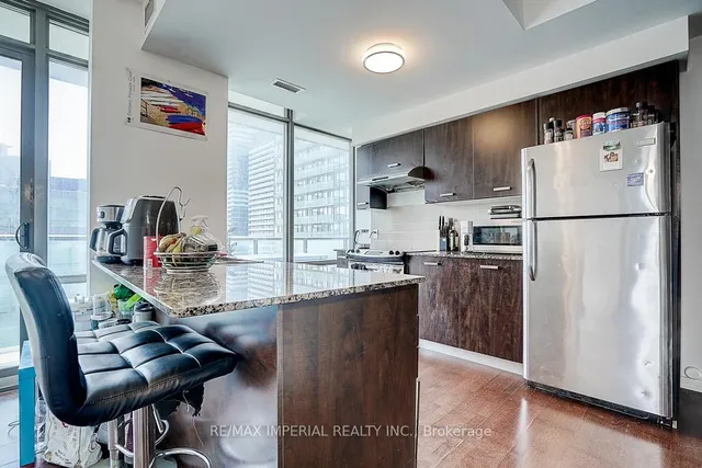 Additional image 17 of 832 Bay St Unit 3405