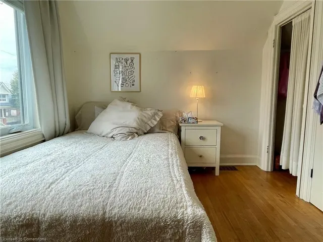 Additional image 17 of 65 Hyde Park Ave