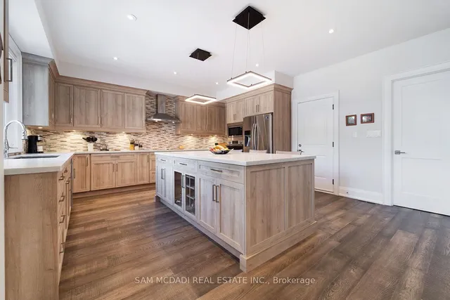 Additional image 30 of 2163 Deyncourt Dr