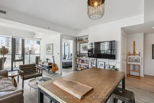 Additional image 3 of 161 Roehampton Ave Unit 601