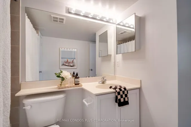 Additional image 35 of 1029 King St Unit 1001