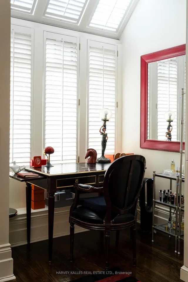 Additional image 28 of 12 Macpherson Ave Unit 3