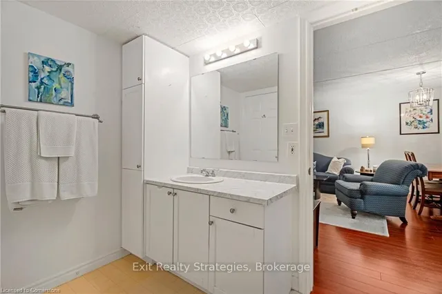 Additional image 17 of 1451 Walker's Line Unit 105