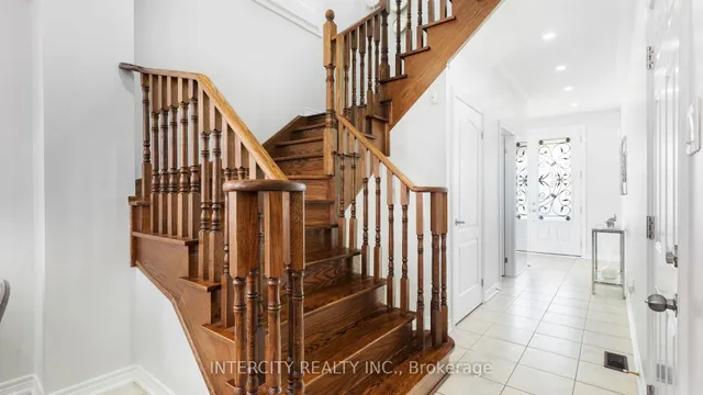 Additional image 18 of 72 Campwood Cres