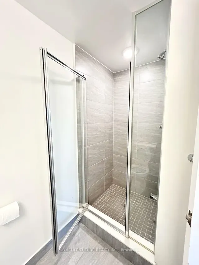 Additional image 14 of 275 Village Green Sq Unit 422