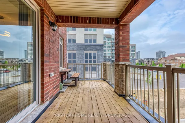 Additional image 24 of 451 Dundas St