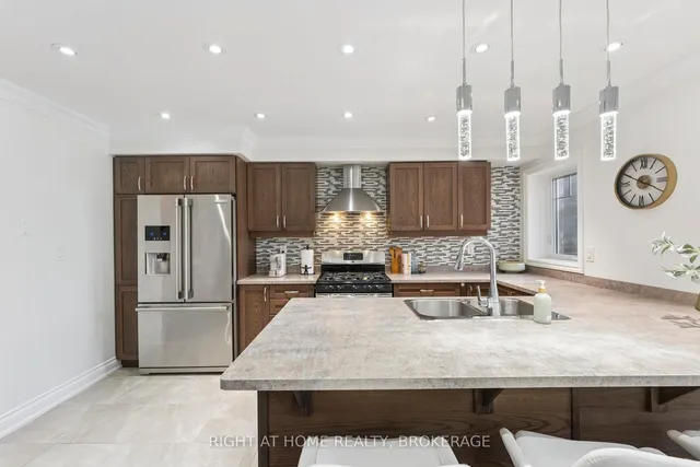 Additional image 21 of 1137 Duignan Cres