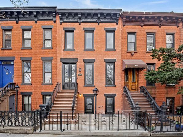 320 10th St, Brooklyn, NY 11215