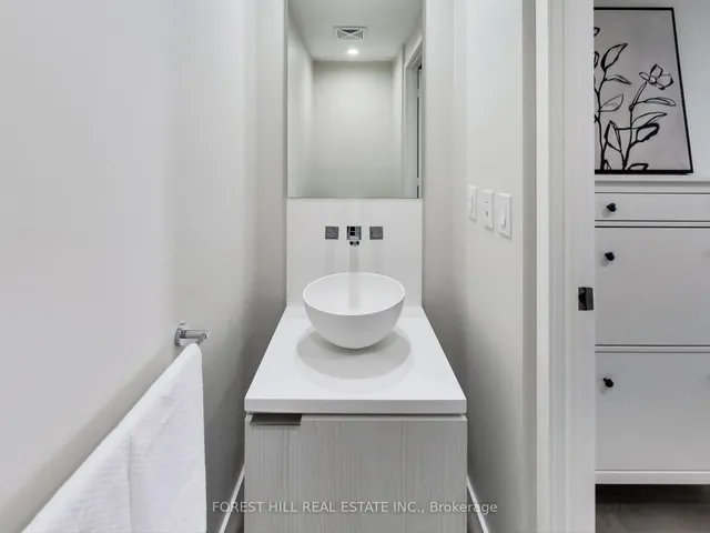 Additional image 5 of 1 Bloor St Unit 6001