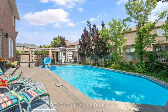 Additional image 3 of 401 Schreyer Cres