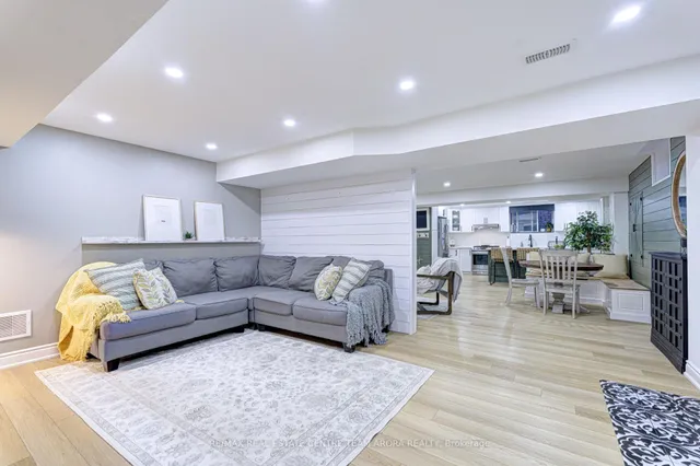 Additional image 37 of 8 Haywood Dr