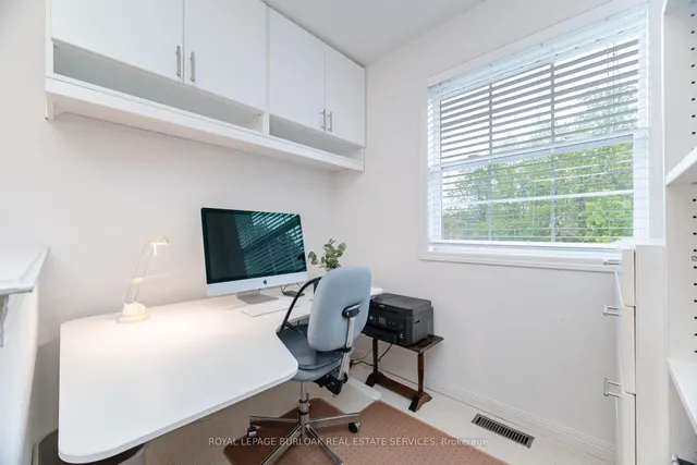 Additional image 26 of 908 Lancaster Blvd