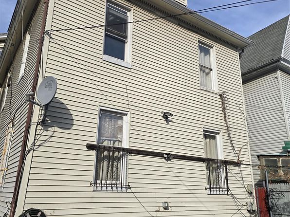 148-18 89th Avenue, Jamaica, NY 11435