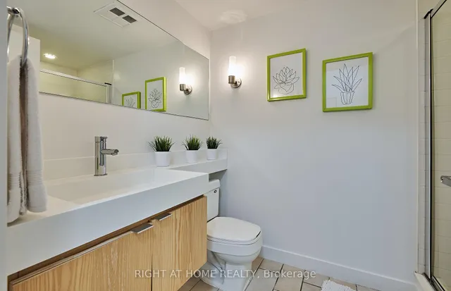 Additional image 17 of 4K Spadina Ave Unit 323