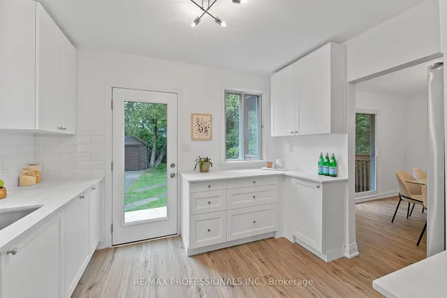 Additional image 27 of 875 Royal York Rd