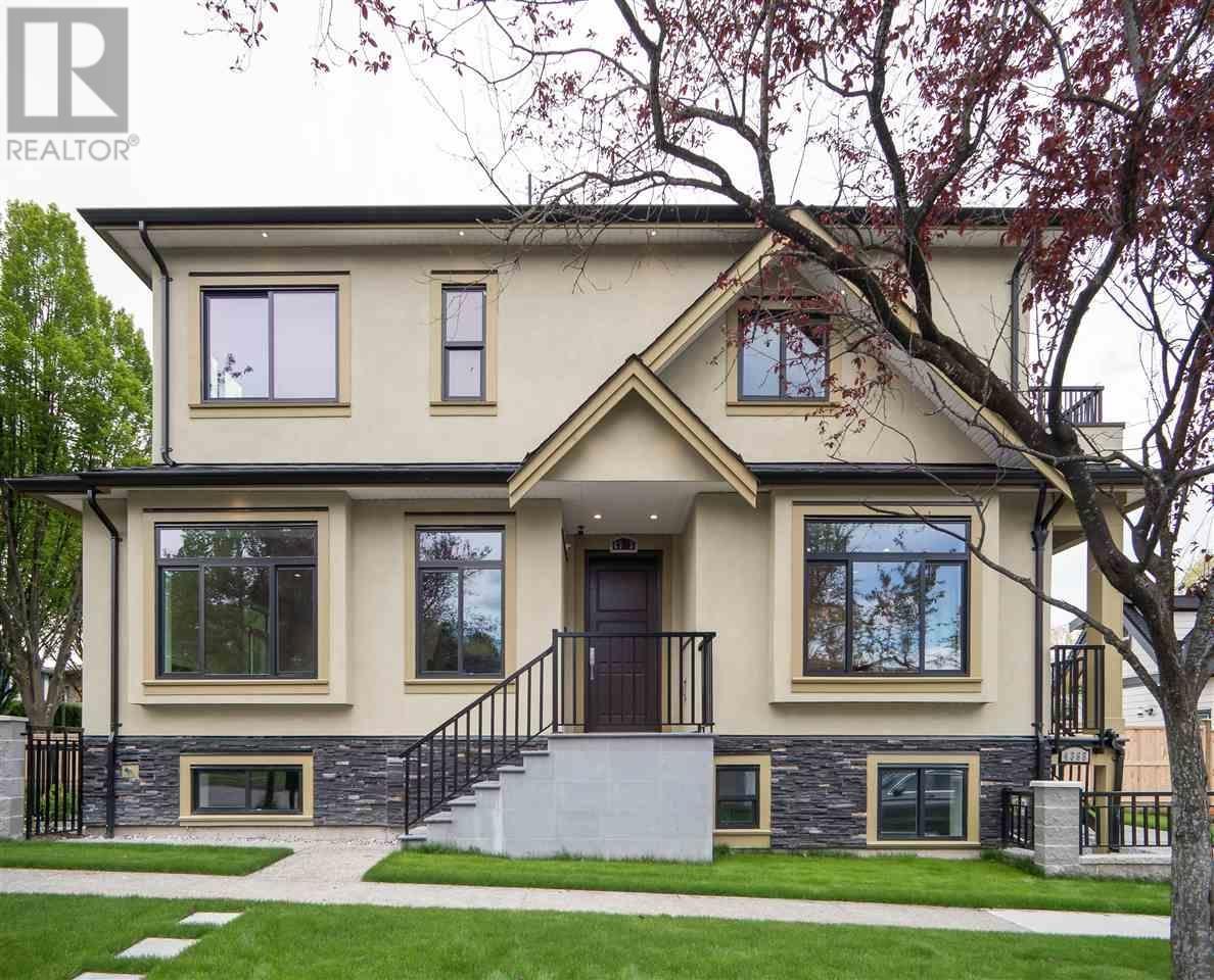 4375 SIDNEY STREET|Vancouver, British Columbia V5N5S6