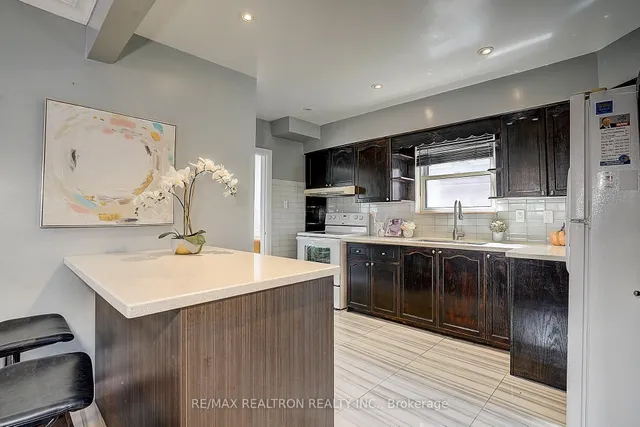 Additional image 20 of 25 Muldrew Ave