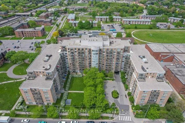 650 Lawrence Ave Unit 639