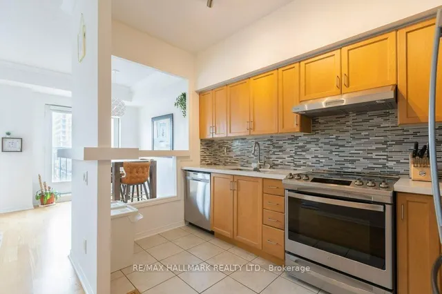 Additional image 9 of 120 Lombard St Unit 701