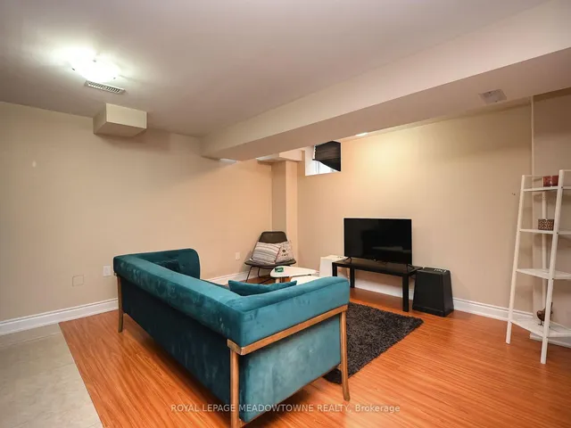 Additional image 42 of 906 Oasis Dr