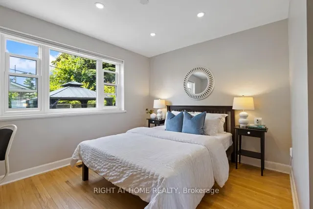 Additional image 17 of 4224 Bloor St