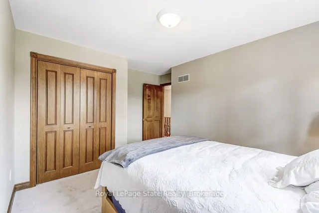 Additional image 30 of 462 Dundurn St