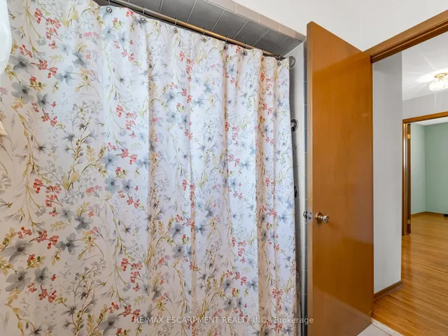 Additional image 23 of 31 Kilbourn Ave