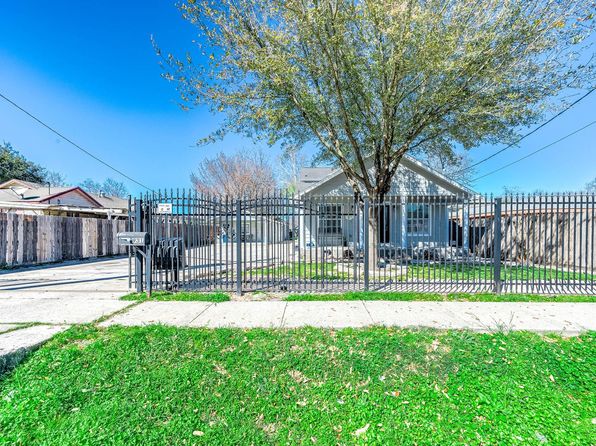 931 Bennington St, Houston, TX 77022