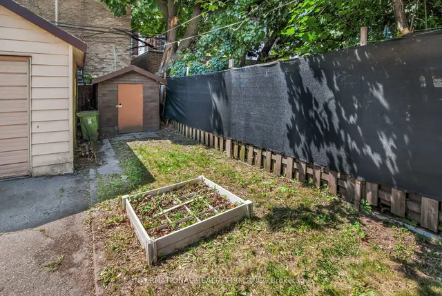 Additional image 41 of 229 Livingstone Ave