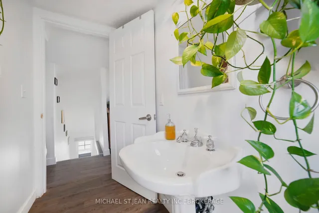 Additional image 29 of 10 Alice St