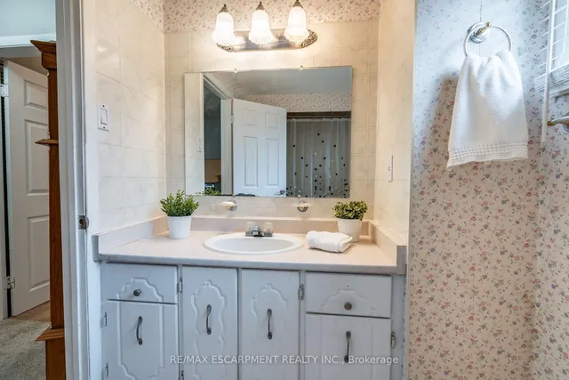 Additional image 25 of 23 Coral Dr